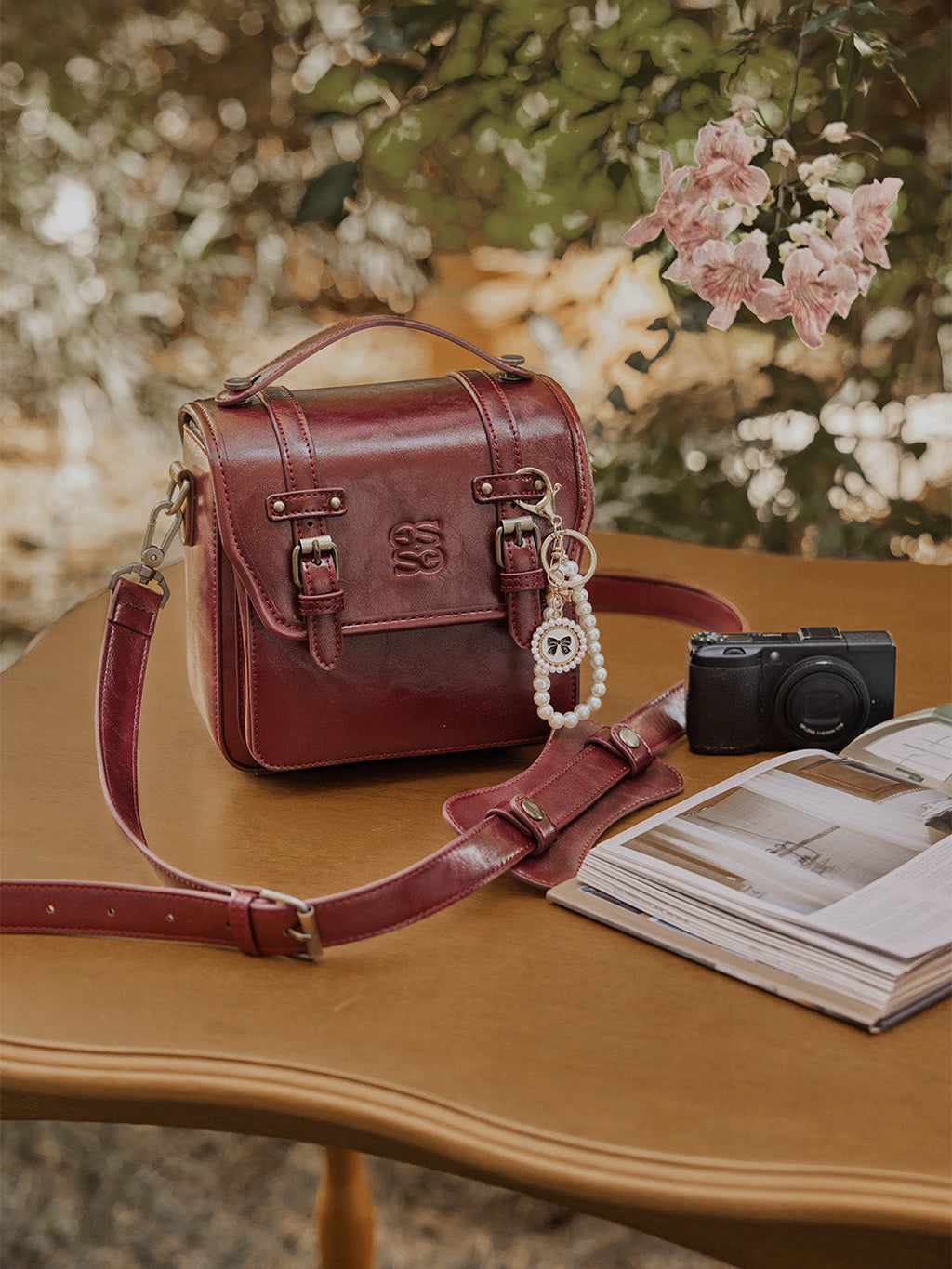 Clara Vintage Shoulder Camera Bag