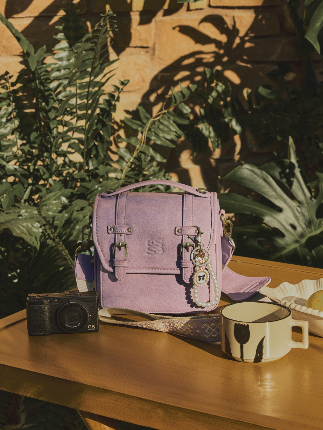 Clara Vintage Shoulder Camera Bag